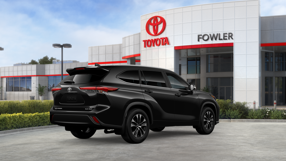 2026 Toyota Highlander XLE photo 4
