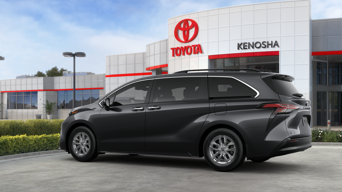 2025 Toyota Sienna XLE photo 5