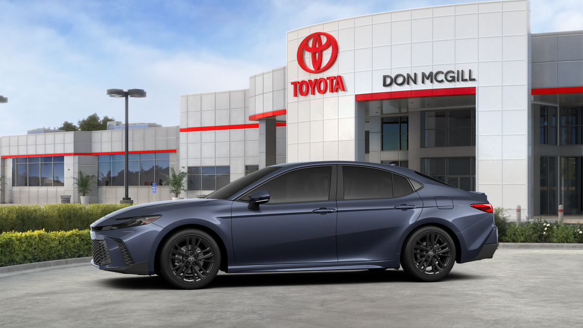 2026 Toyota Camry SE photo 5