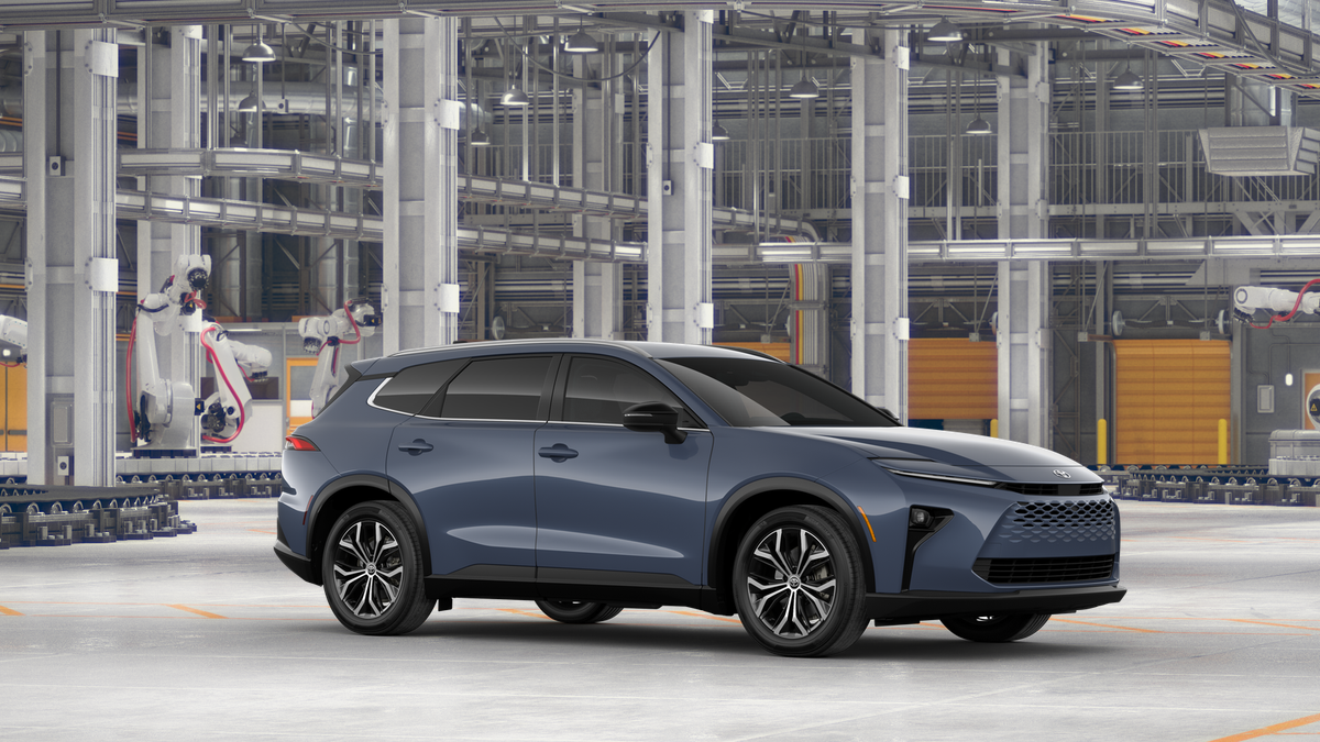 2025 Toyota Crown Signia XLE photo 16