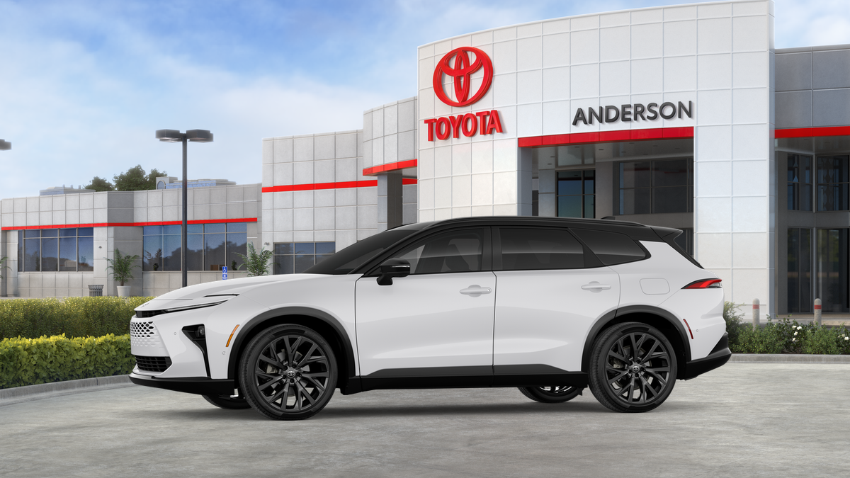New 2026 Oxygen White with Black roof <sup>1</sup> Toyota  Limited image 5