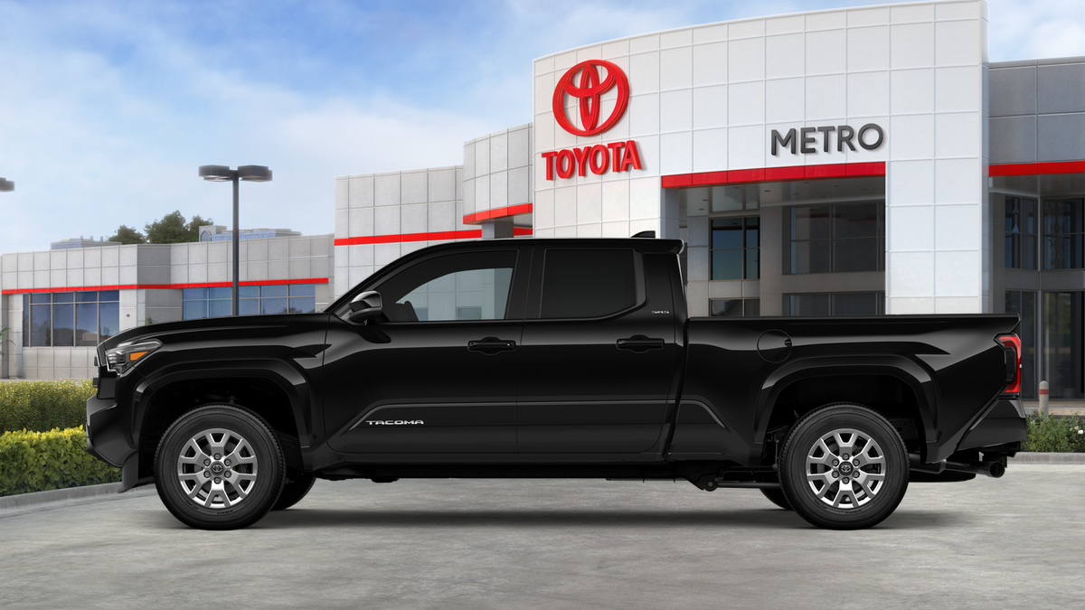 2025 Toyota Tacoma SR5 Double Cab photo 4