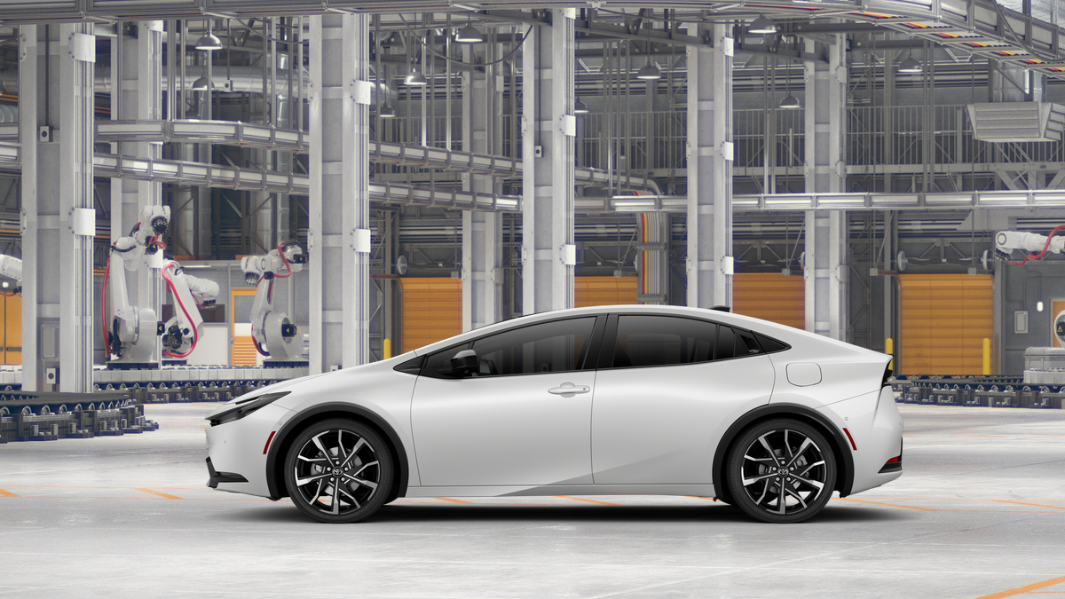 2026 Toyota Prius Plug-in Hybrid XSE Premium photo 6
