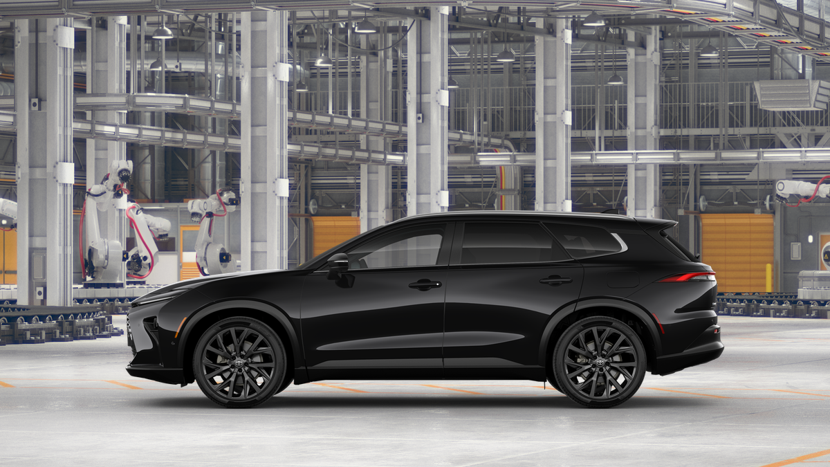 2025 Toyota Crown Signia Limited photo 2