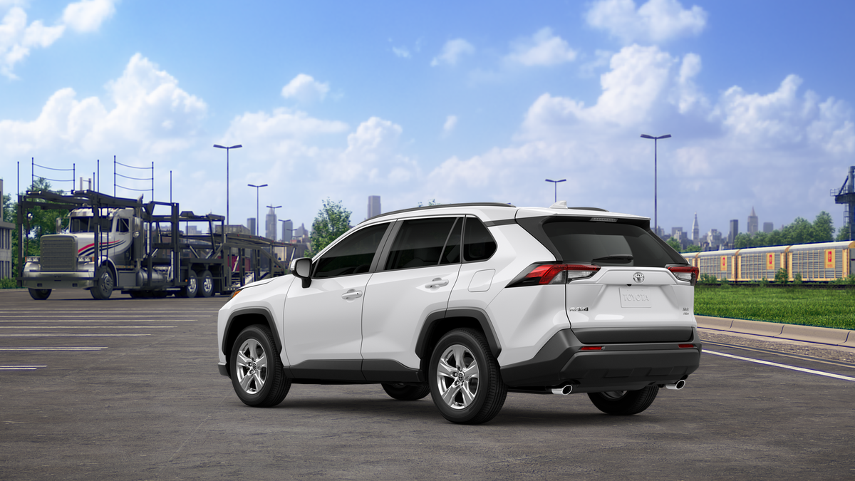 2025 Toyota RAV4 XLE photo 8