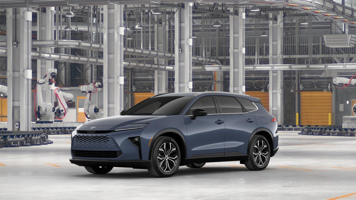 2025 Toyota Crown Signia XLE photo 4