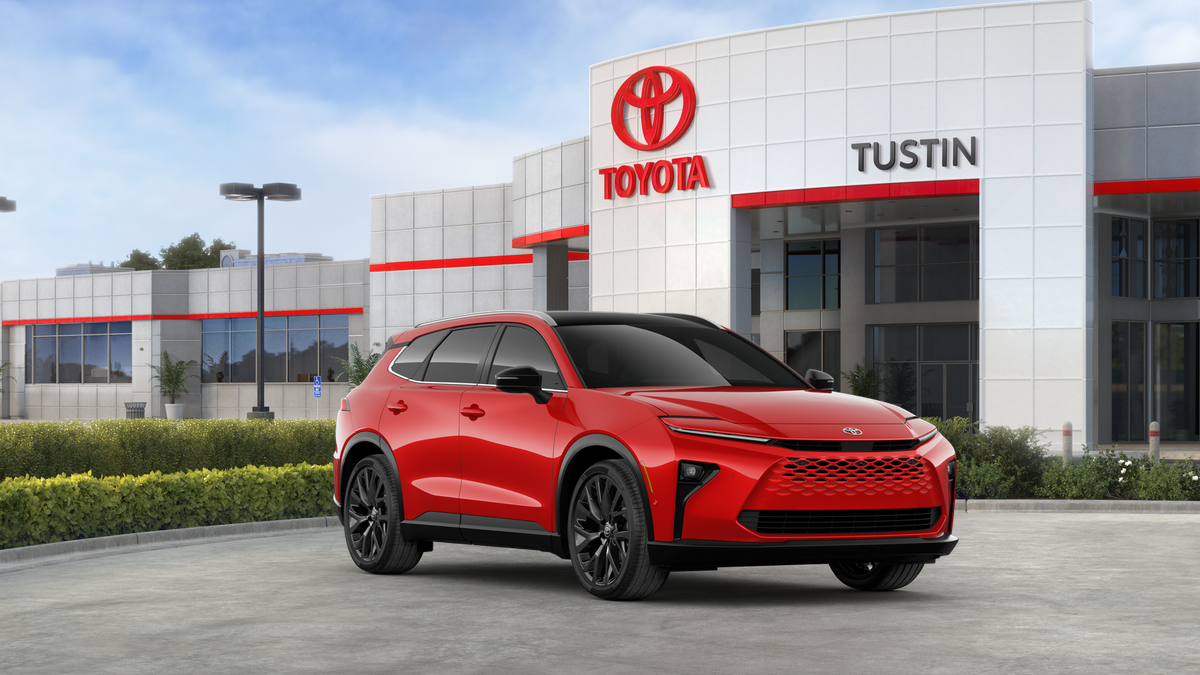 2025 Toyota Crown Signia Limited - Photo 17