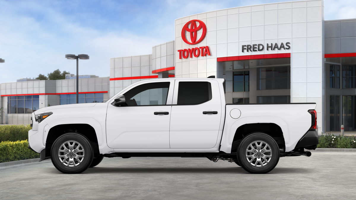 2025 Toyota Tacoma SR Double Cab photo 5