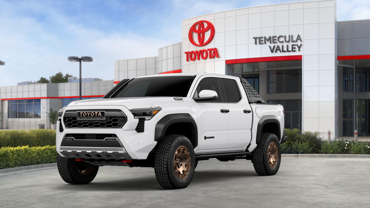 2026 Toyota Tacoma i-FORCE MAX Tacoma Trailhunter