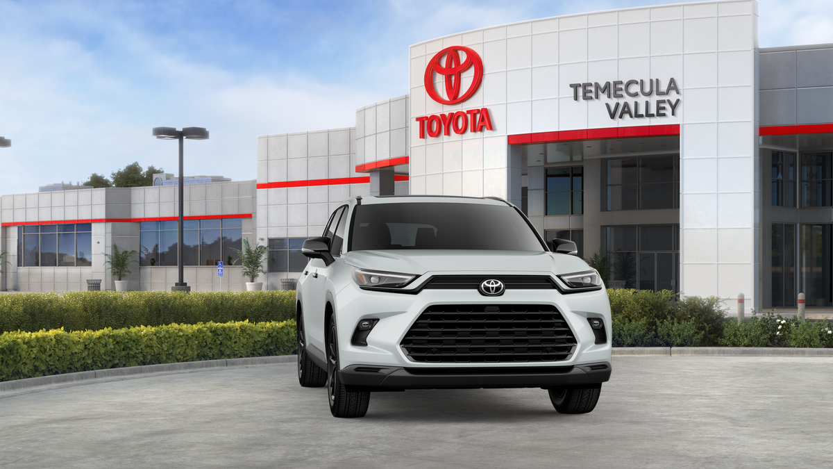 New 2026 Wind Chill Pearl <sup>1</sup> Toyota  Nightshade image 18