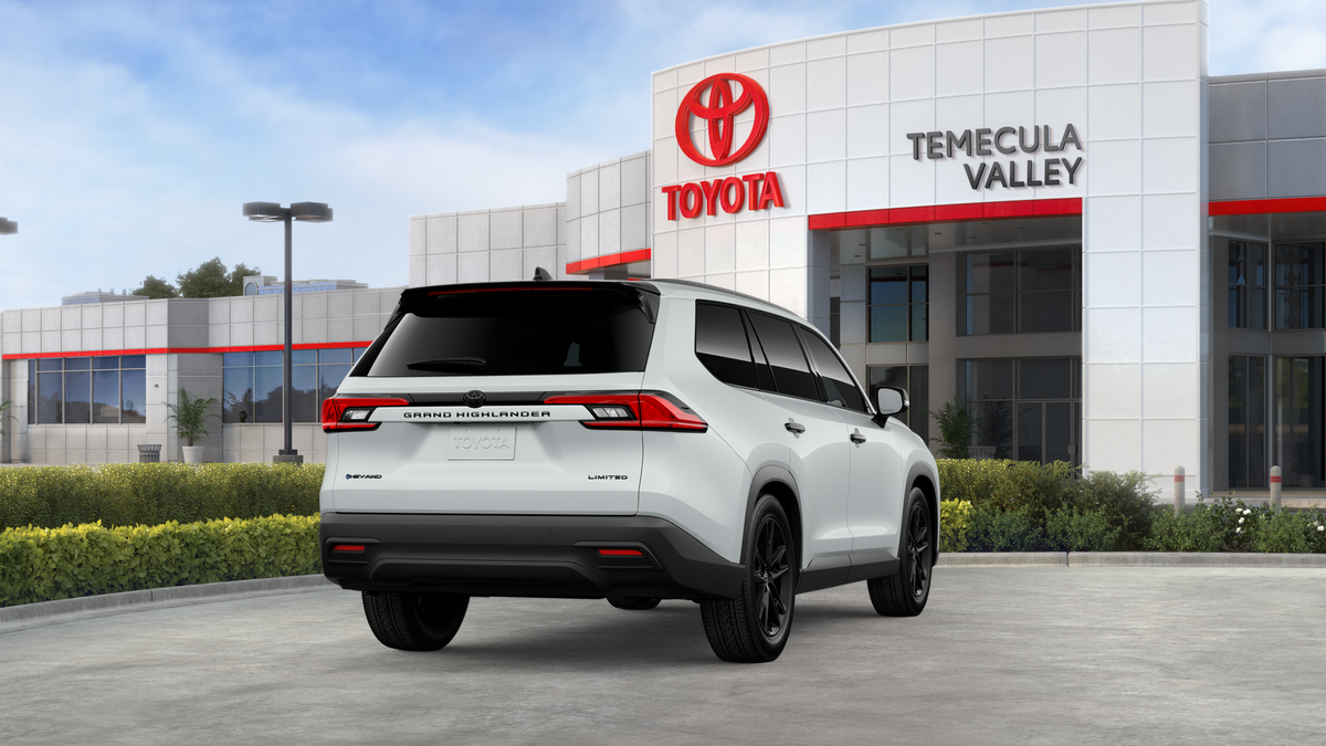 New 2026 Wind Chill Pearl <sup>1</sup> Toyota  Nightshade image 11