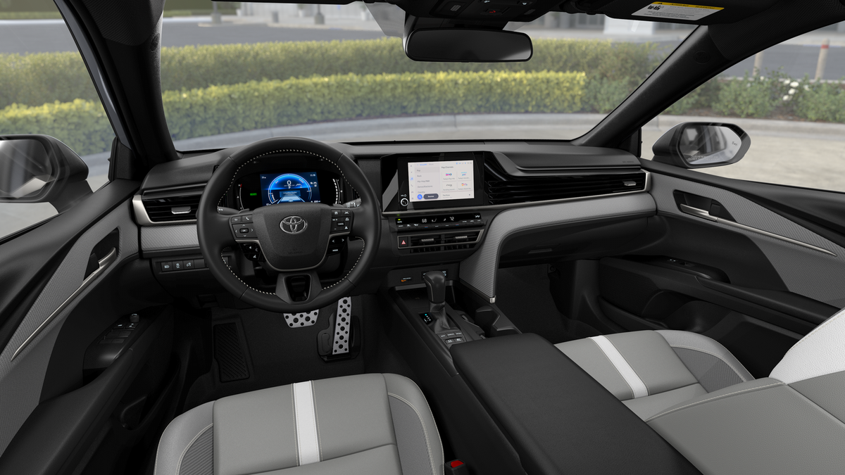 2025 Toyota Camry SE photo 12