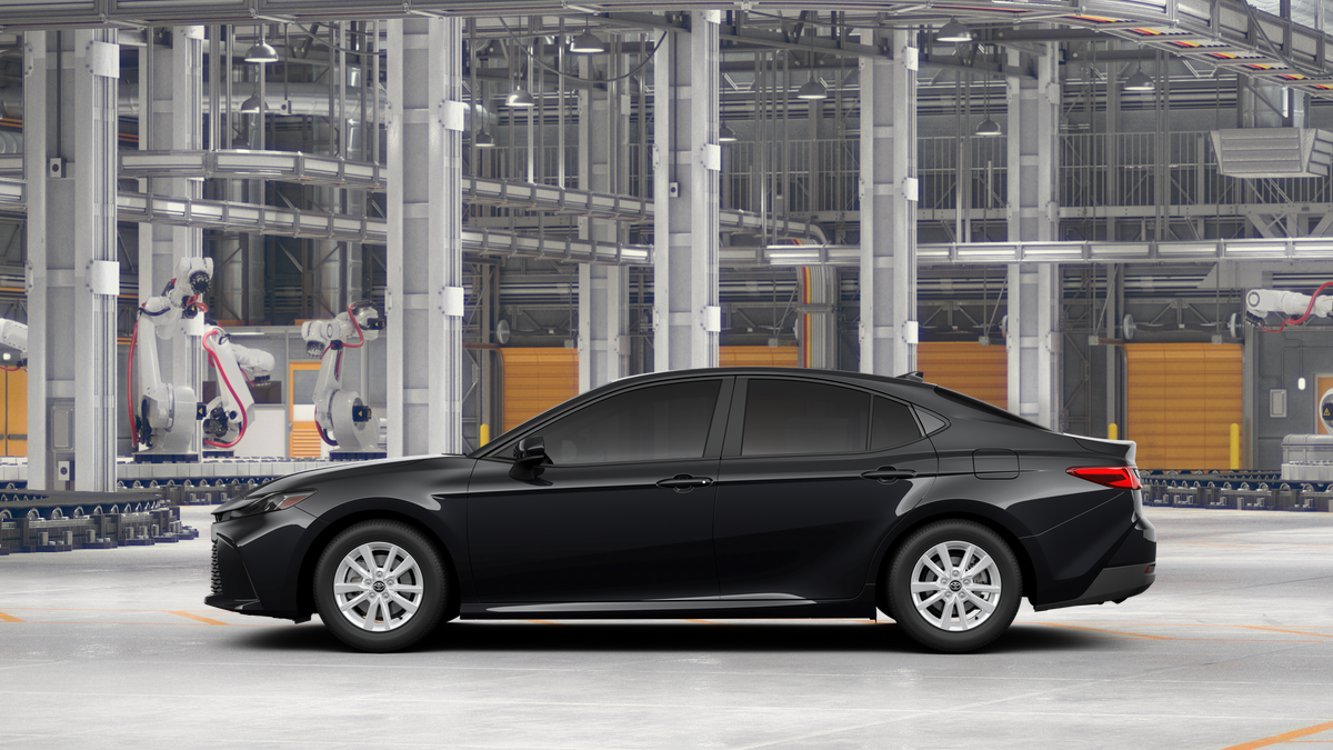 2026 Toyota Camry LE photo 3