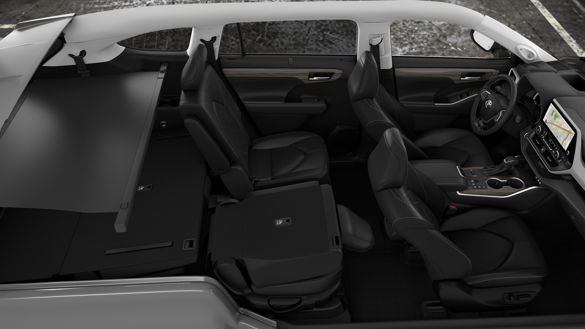 2026 Toyota Highlander photo 4