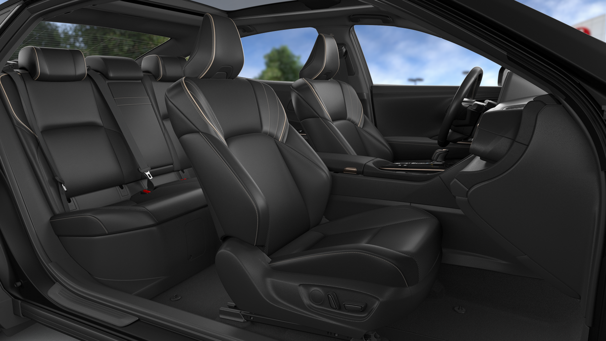 2026 Toyota Crown Limited - Photo 24