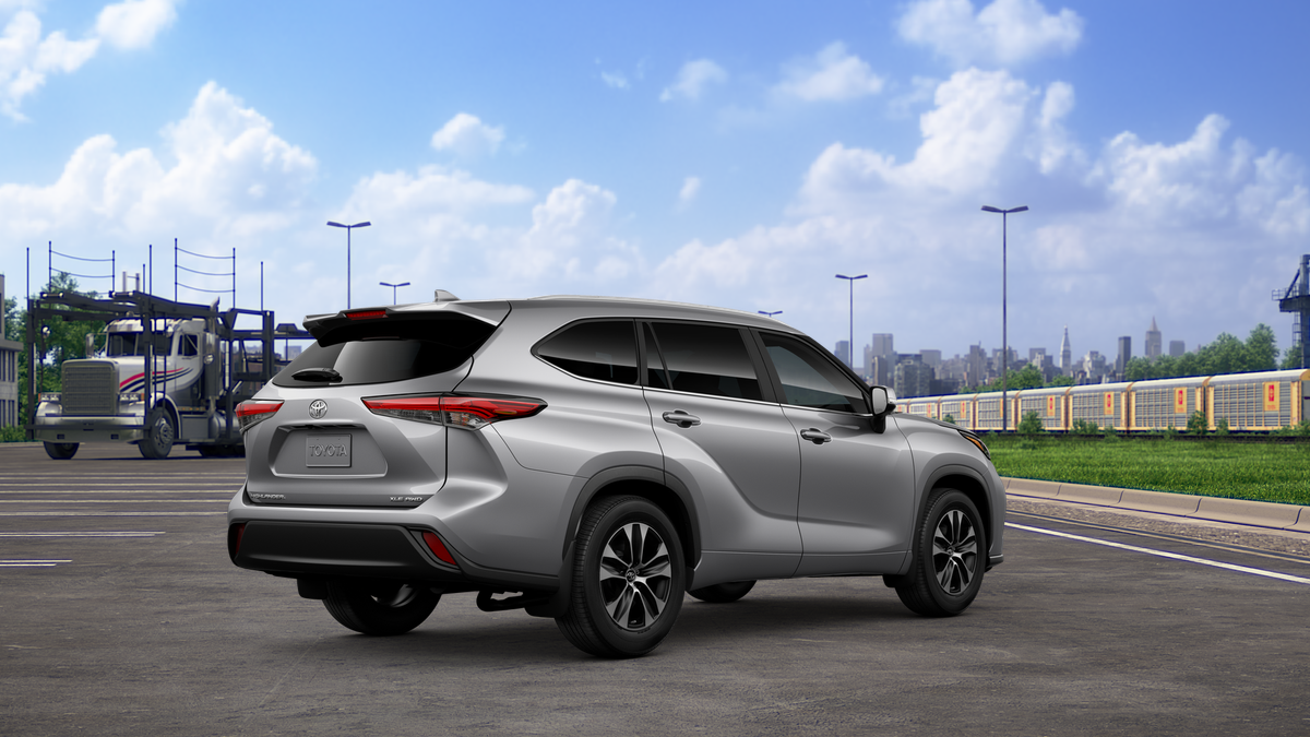 2025 Toyota Highlander XLE photo 12
