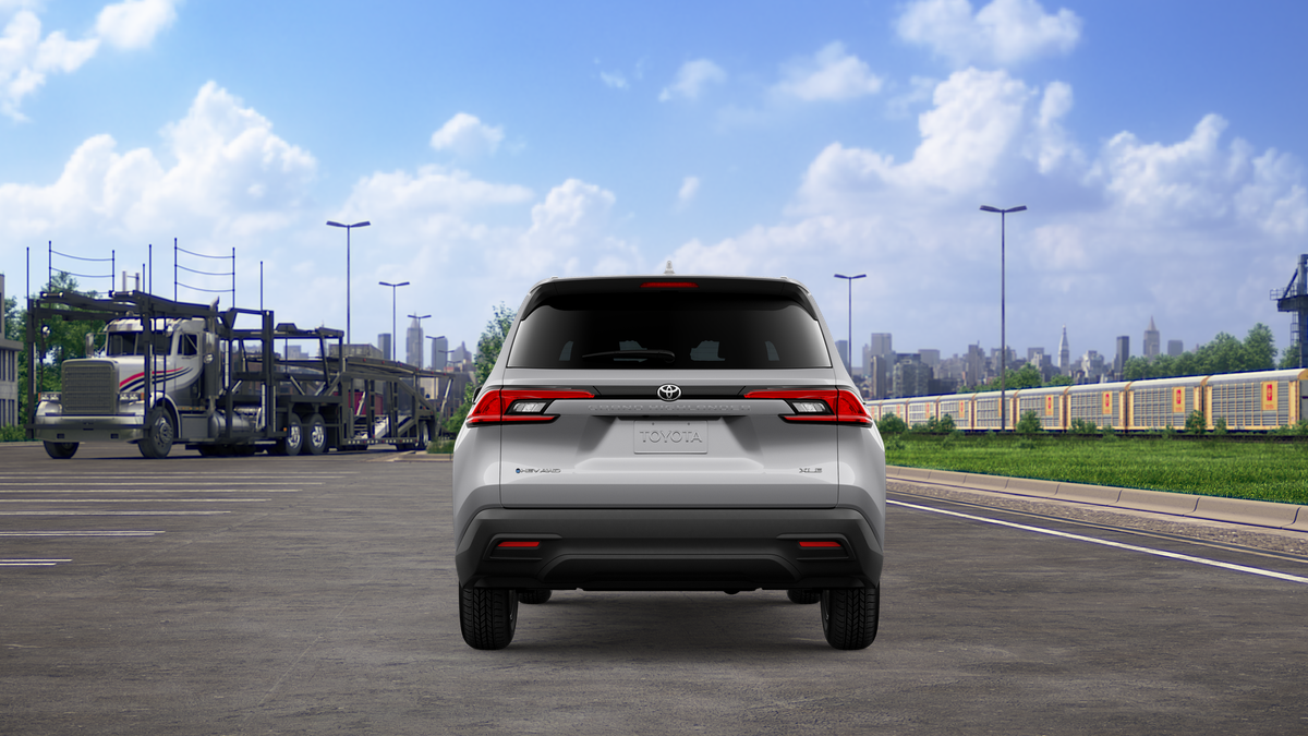 2026 Toyota Highlander Hybrid XLE photo 8