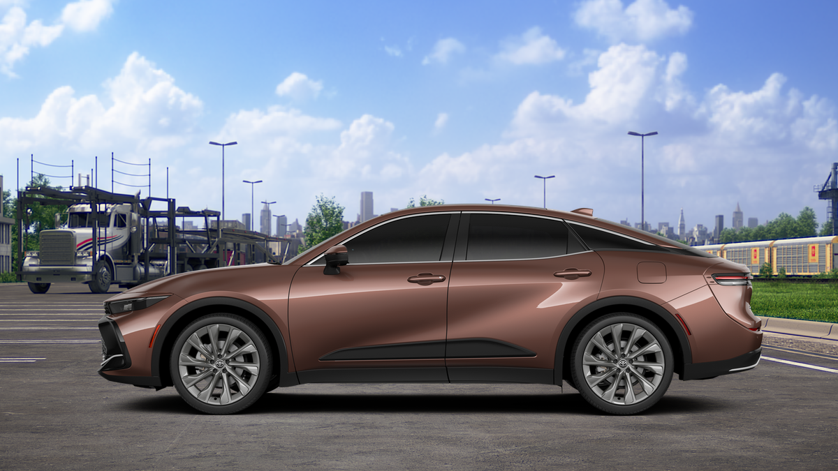 New Bronze Age 2026 Toyota Crown Limited for Sale in Boardman, OH