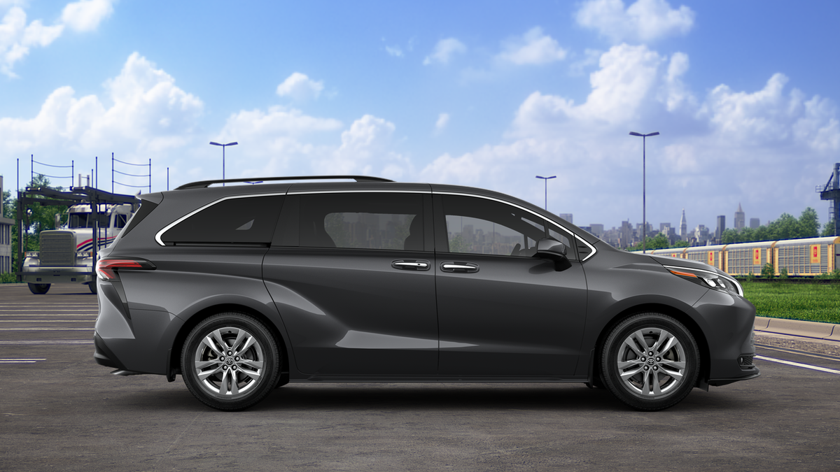 2025 Toyota Sienna XLE photo 12