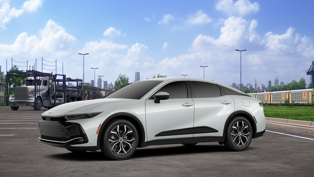 2026 Toyota Crown XLE photo 2