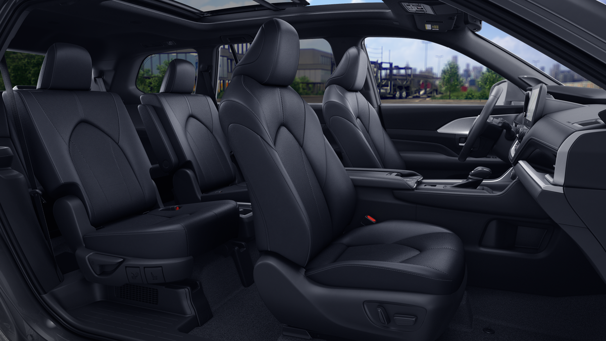 2026 Toyota Highlander Hybrid photo 10