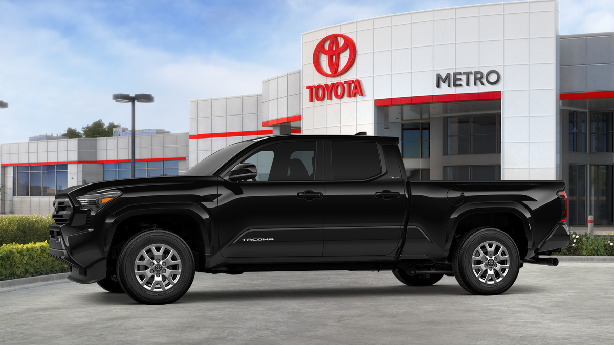 2025 Toyota Tacoma SR5 Double Cab photo 3