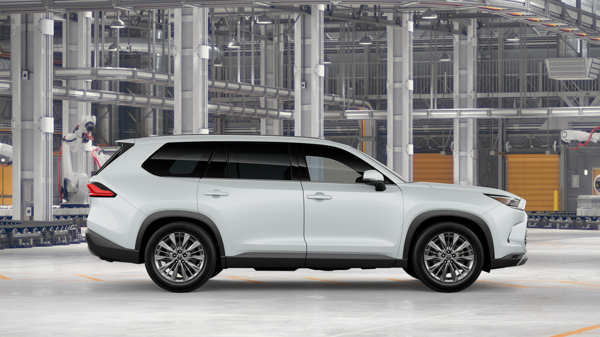 New 2026 Wind Chill Pearl <sup>1</sup> Toyota  Platinum image 14