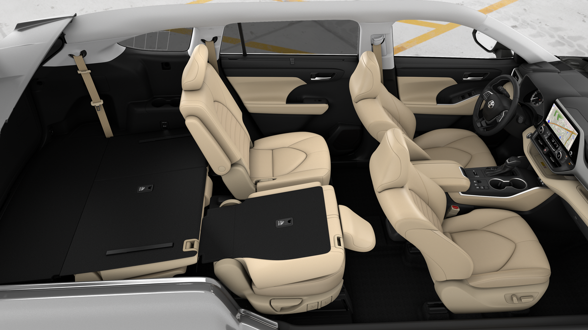 2025 Toyota Highlander XLE photo 22