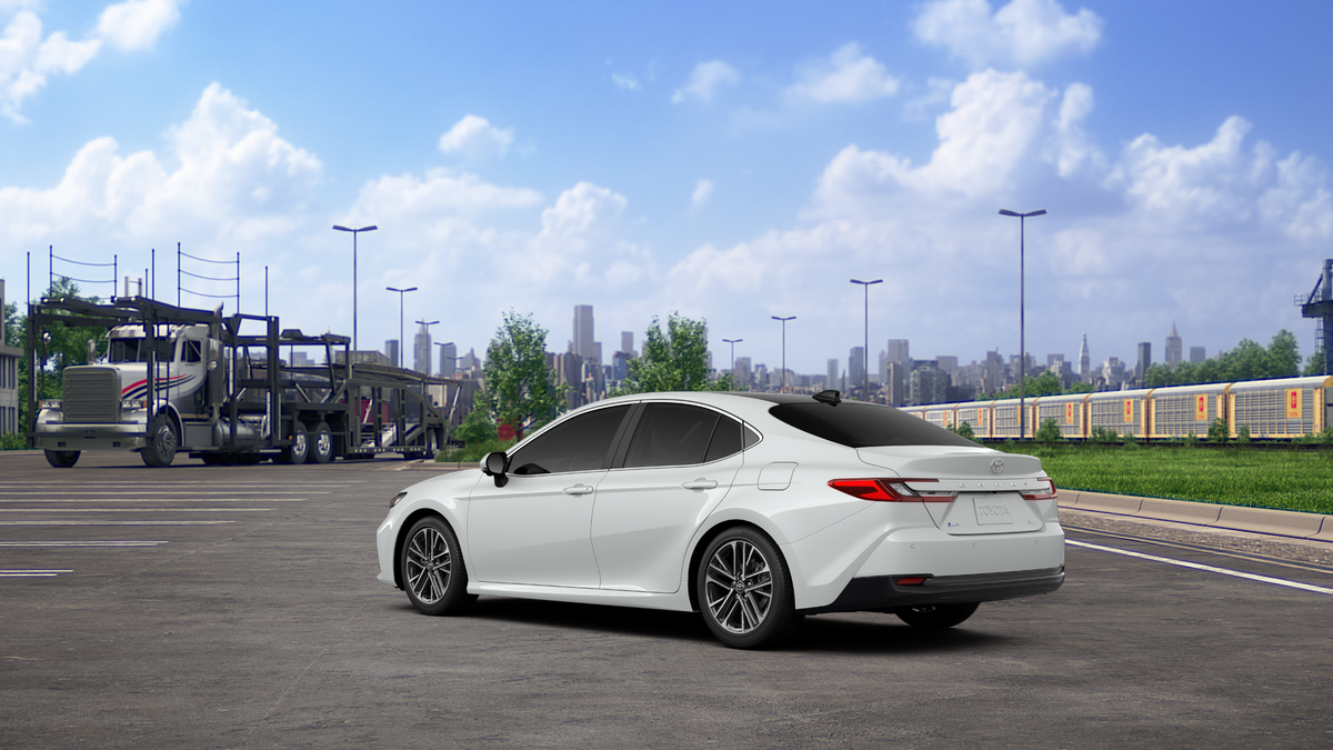 New 2027 Wind Chill Pearl <sup>1</sup> Toyota  XLE image 8