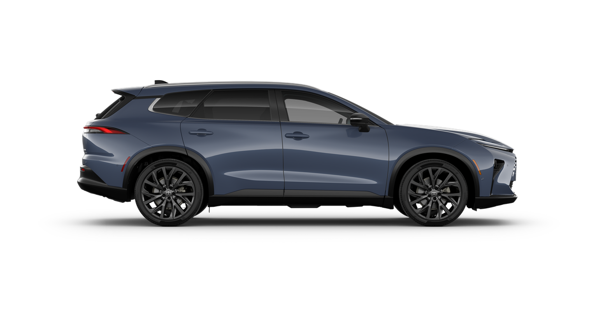 2025 Toyota Crown Signia Limited photo 24