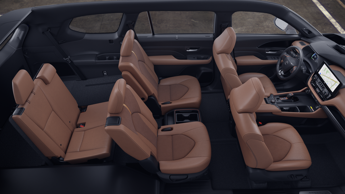 2026 Toyota Highlander Hybrid Platinum photo 21