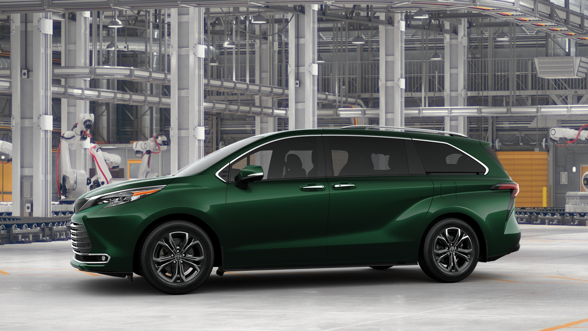 2025 Toyota Sienna Platinum photo 3