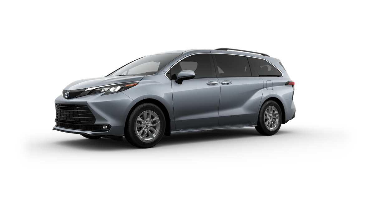 2025 Toyota Sienna XLE photo 18