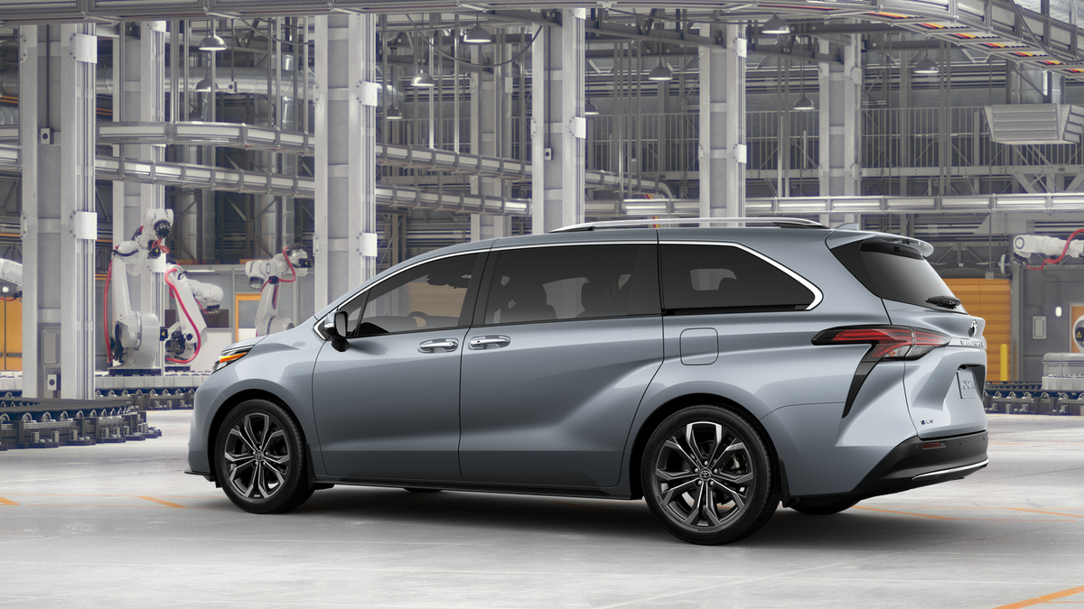 2025 Toyota Sienna Platinum photo 7
