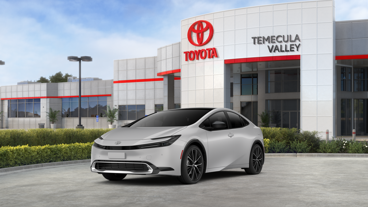 2027 Toyota Prius  XLE