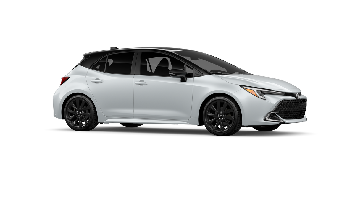 New 2027 Wind Chill Pearl with Black roof <sup>1</sup> Toyota  XSE image 15