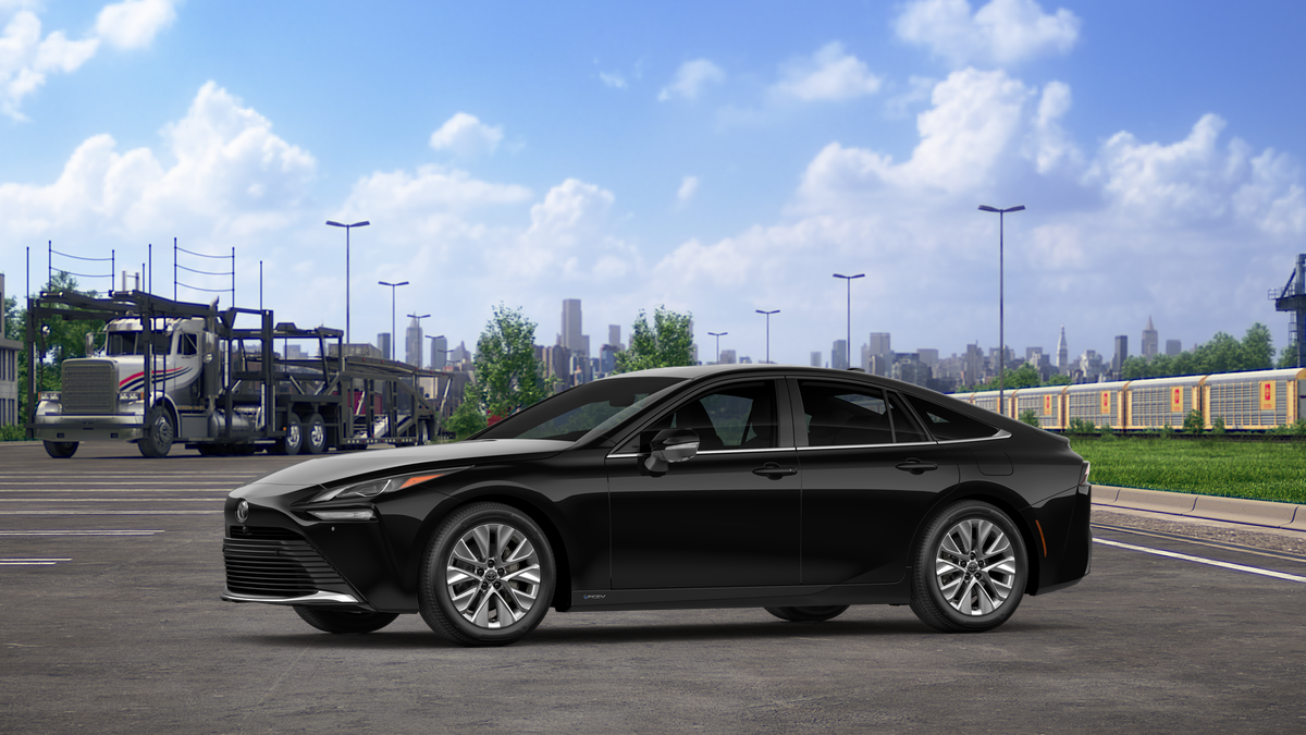 2025 Toyota Mirai XLE photo 3