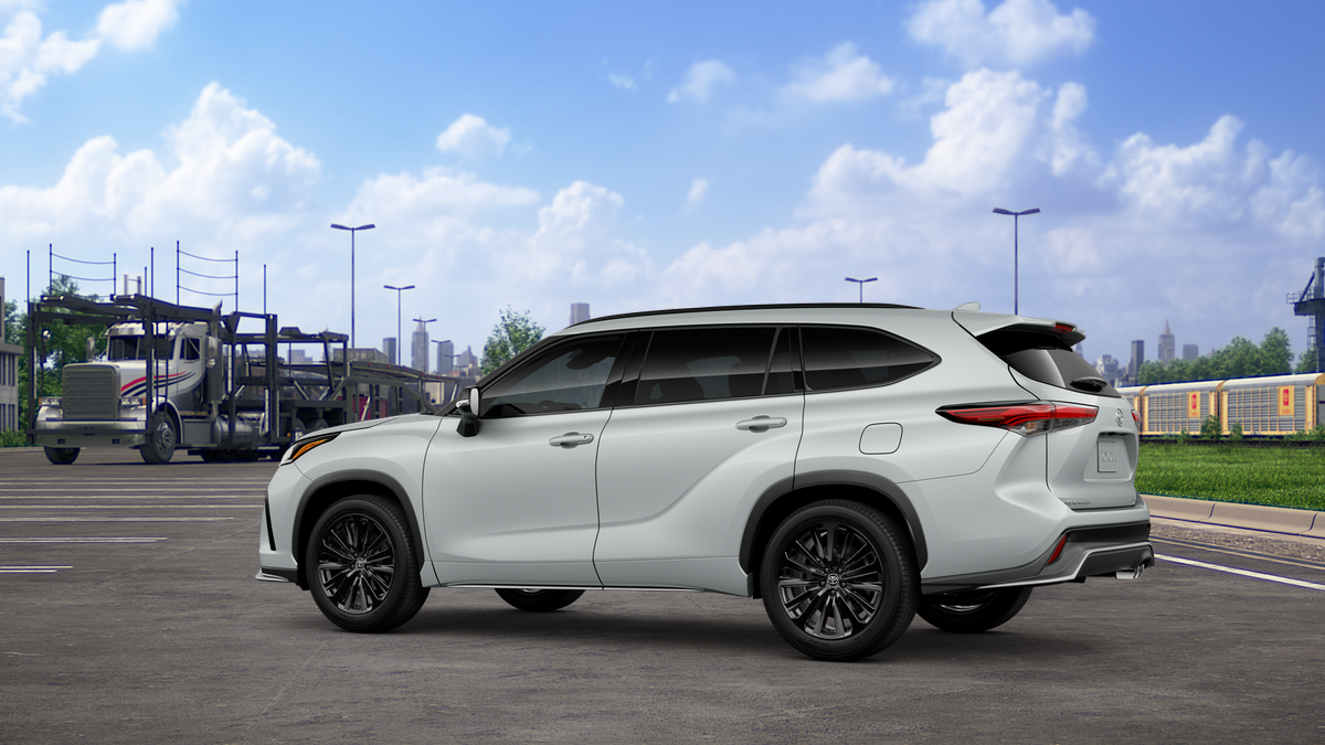 2025 Toyota Highlander XSE photo 5