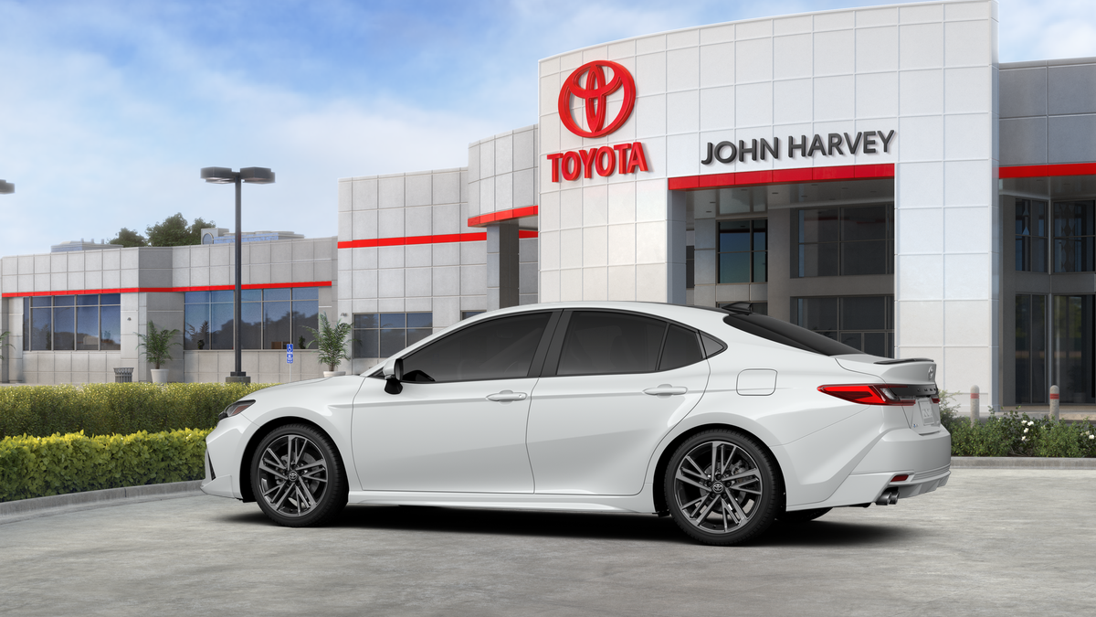 New 2026 Wind Chill Pearl <sup>1</sup> Toyota  XSE image 7