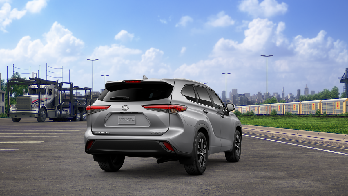 2025 Toyota Highlander XLE photo 11