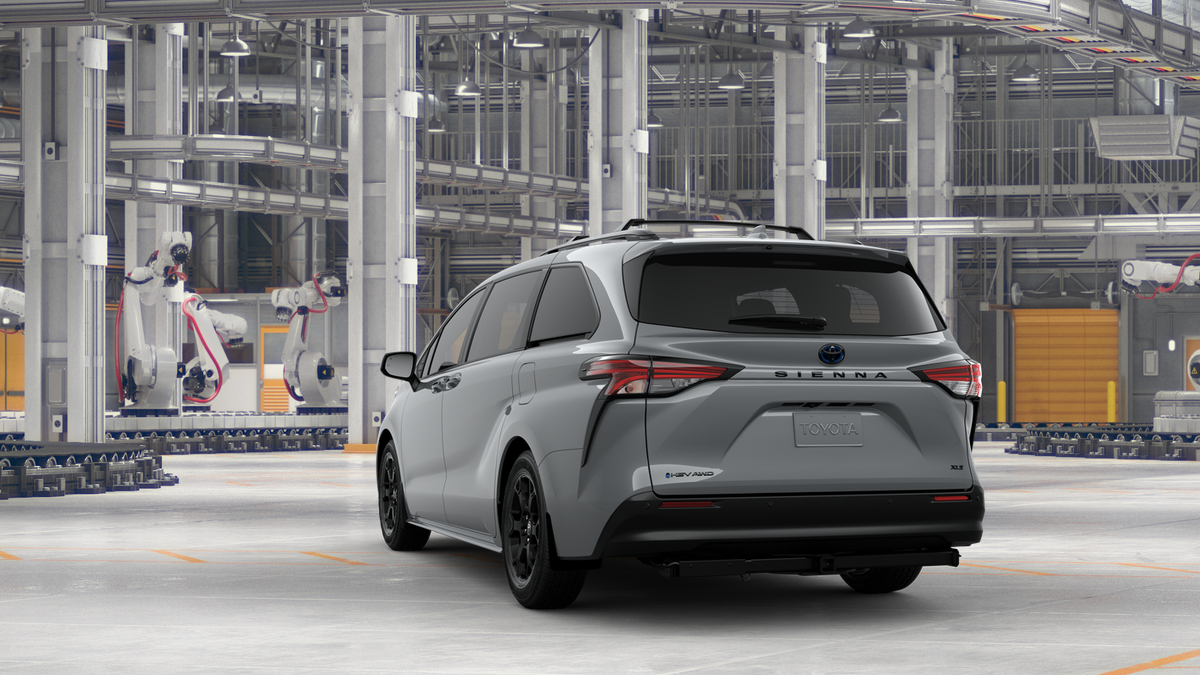 2025 Toyota Sienna Woodland Edition photo 9