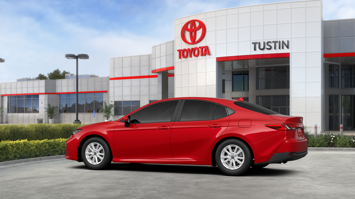 2026 Toyota Camry LE photo 4