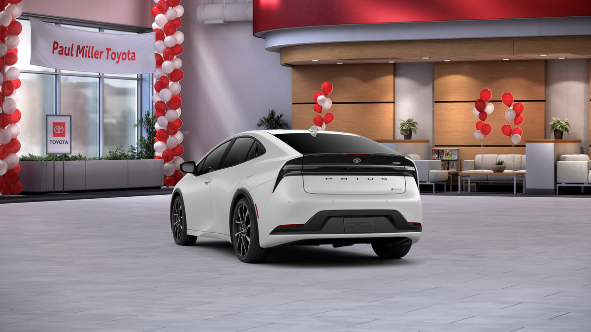 2026 Toyota Prius Plug-in Hybrid XSE - Photo 9