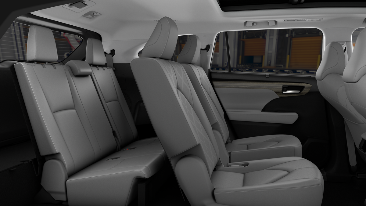 2025 Toyota Highlander Hybrid Platinum photo 21
