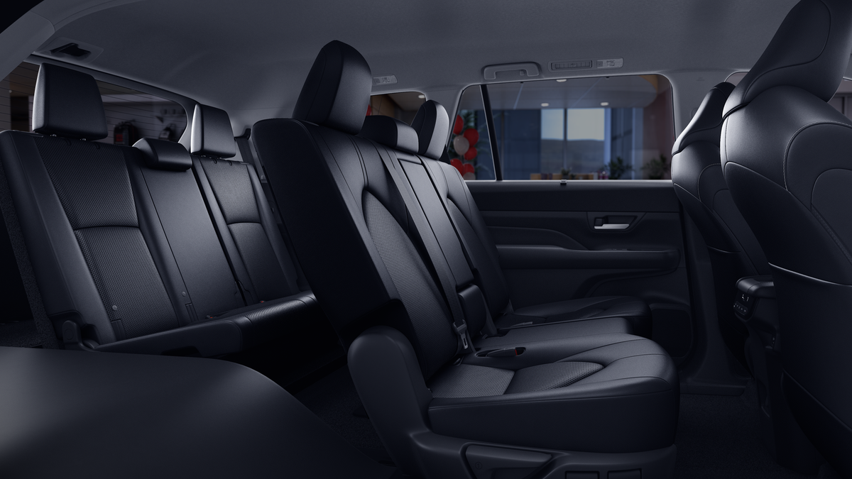 New 2026 Wind Chill Pearl <sup>1</sup> Toyota  XLE image 3