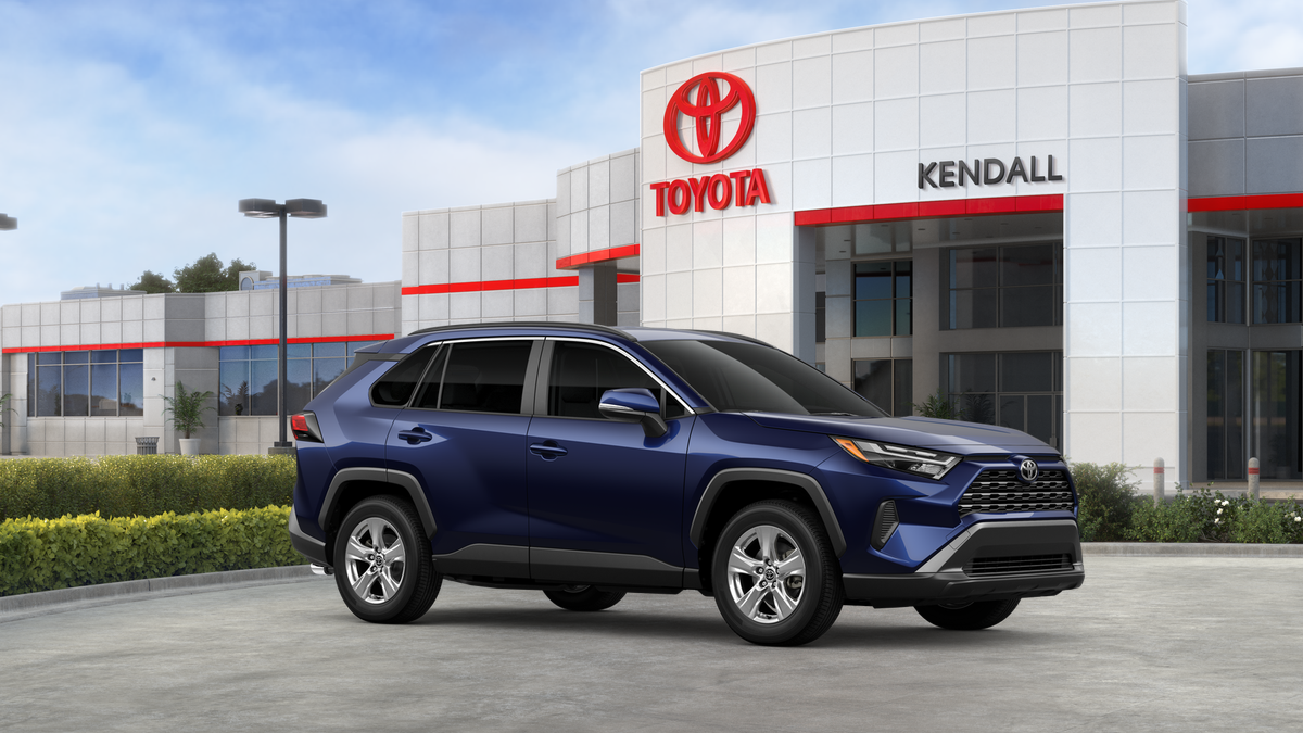 2025 Toyota RAV4 XLE photo 7