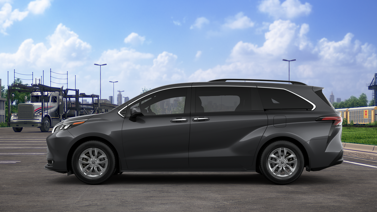 2025 Toyota Sienna XLE photo 9
