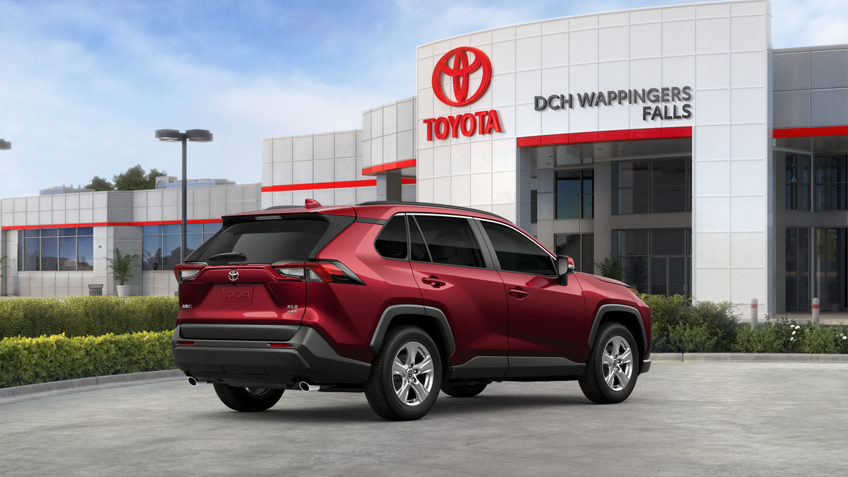 2025 Toyota RAV4 XLE photo 6