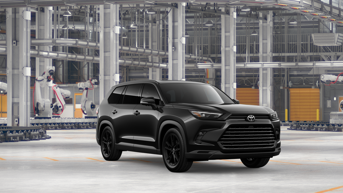 2026 Toyota Highlander Hybrid photo 12