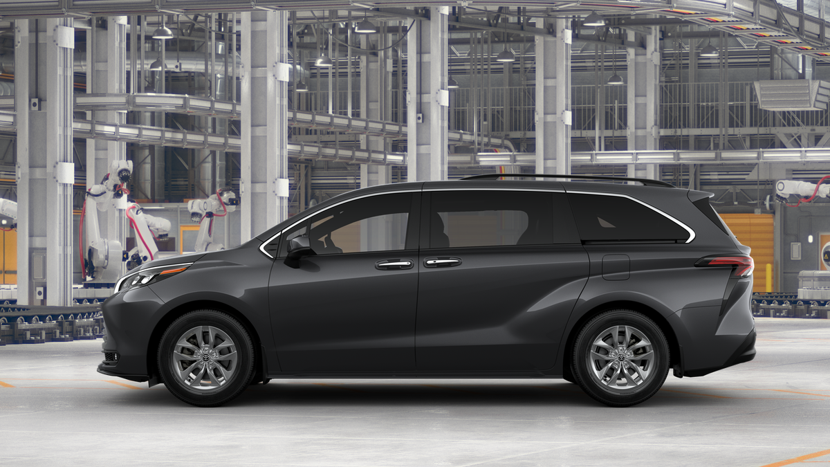 2025 Toyota Sienna XLE photo 4